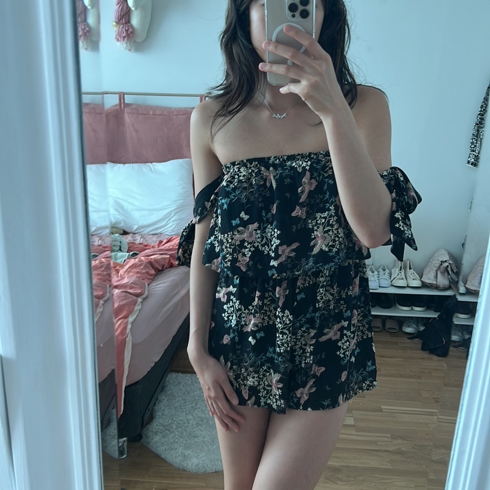 New LF strapless tiered romper with ties